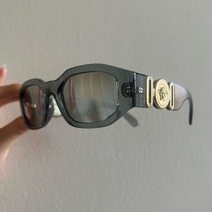 The Iconic & Authentic Medusa Biggie Sunglasses